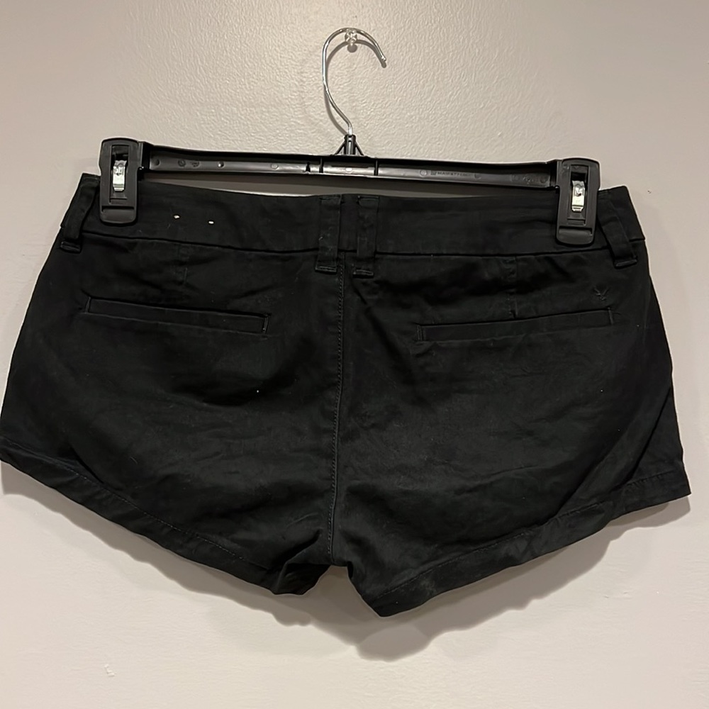 Shorts - Picture 3 of 4